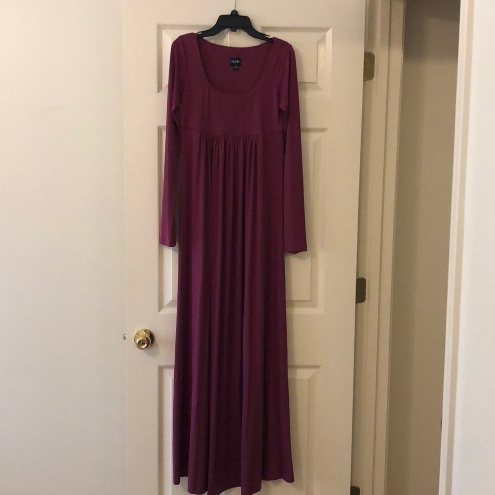 Olian maternity maxi dress